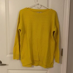 A barely worn mustard yellow Loft sweater! Perfect to transition to spring 💛